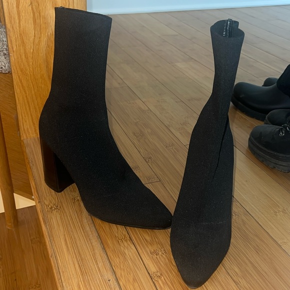 Steve Madden Shoes - Steve Madden sock booties